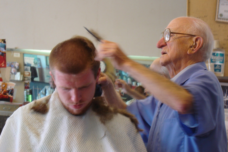 Holocaust survivor Ben the Barber retires at age 96 photo 1