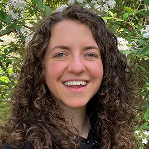 Hailey Stern headshot