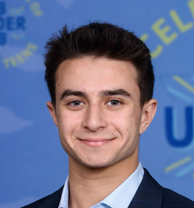 Ariel Oberfeld headshot