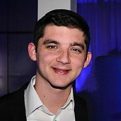 Avery Amster headshot