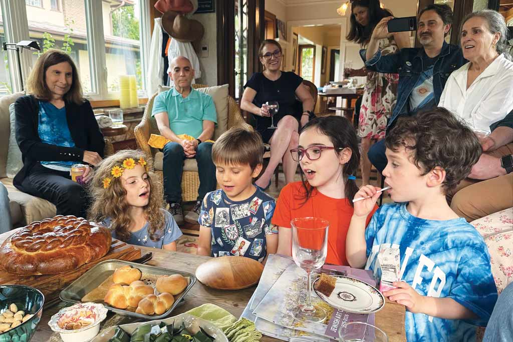 Families from the Jews of Beverly gather to celebrate Rosh Hashanah. (Photo courtesy of the Jews of Beverly)